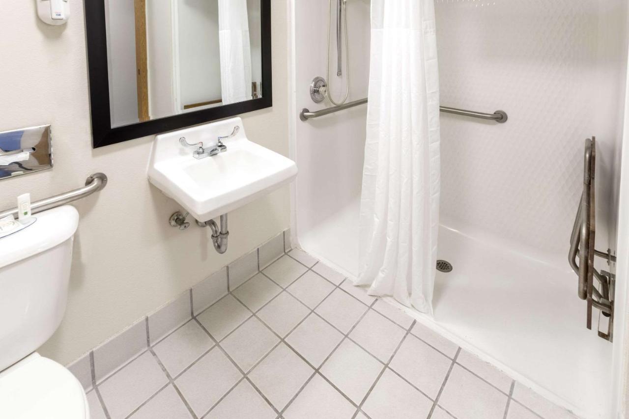 Quality Inn Rochelle Exterior photo